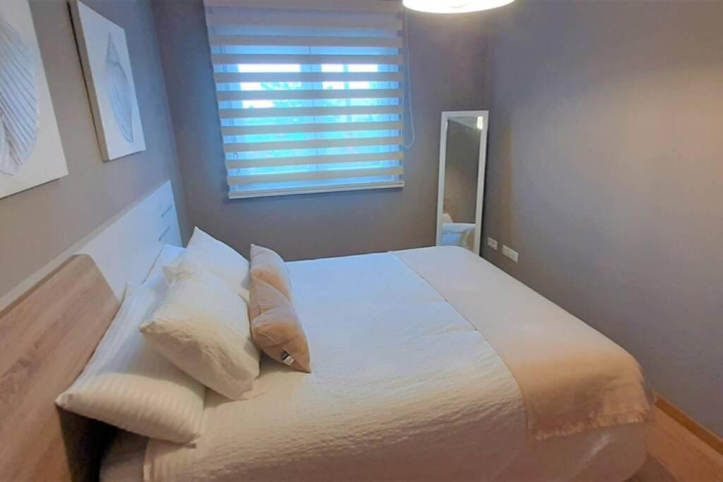 Apartmán Apartamento Playa Foz Con Piscina Y Parking 010 Exteriér fotografie